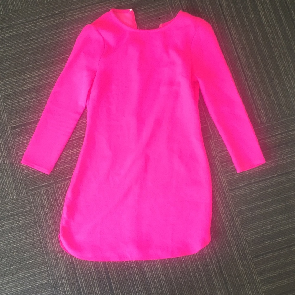 Bright pink bodycon dress